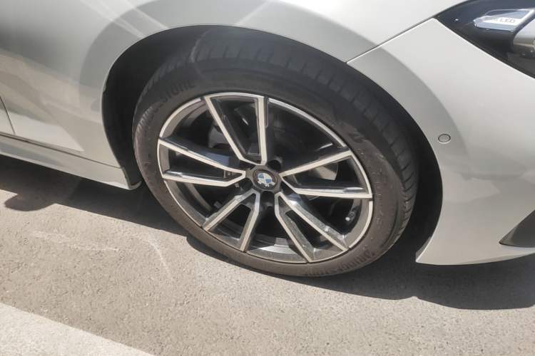 Used BMW 3 Series 2023 325Li M Sport Package Right Front Wheel Hub