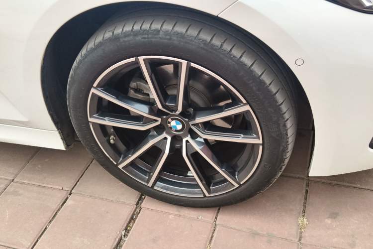Used BMW 3 Series 2023 325Li M Sport Package Right Front Wheel Hub