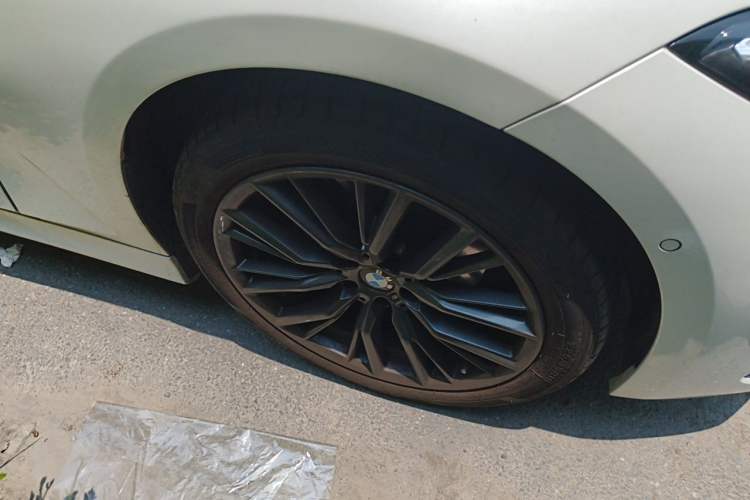 Used BMW 3 Series 2023 325Li M Sport Night Edition Package Right Front Wheel Hub