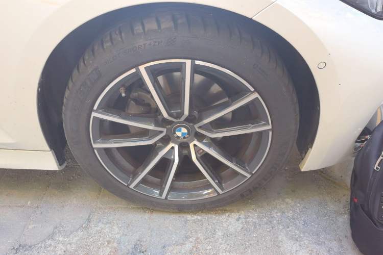 Used BMW 3 Series 2023 325Li M Sport Package Right Front Wheel Hub