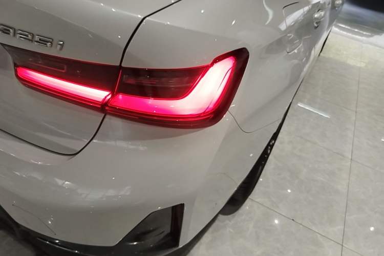 Used BMW 3 Series 2023 325i M Sport Package Right Rear Taillight