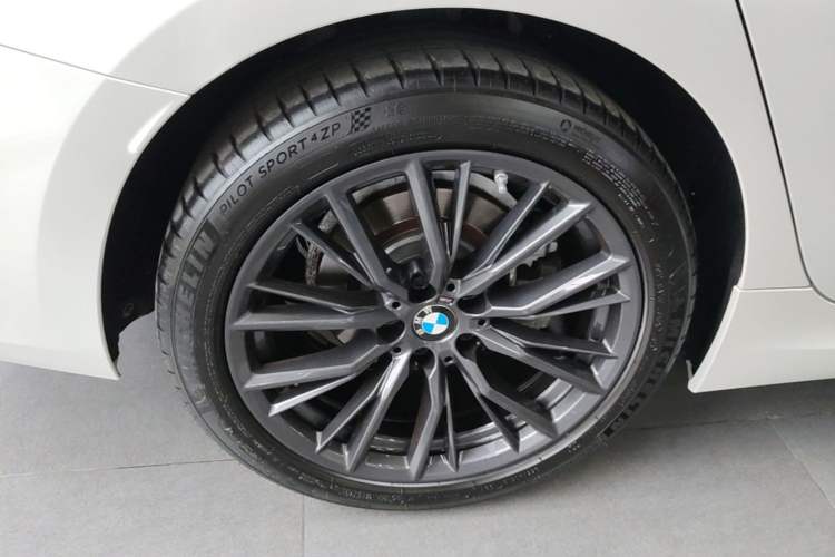 Used BMW 3 Series 2023 325Li M Sport Night Edition Package Right Rear Wheel Hub