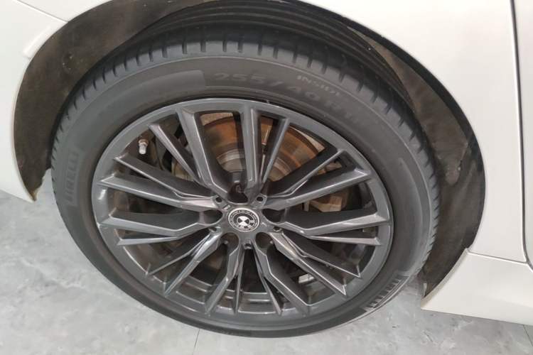 Used BMW 3 Series 2023 325Li M Sport Night Edition Package Right Rear Wheel Hub