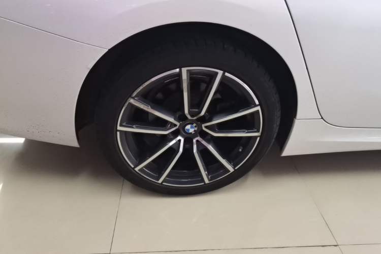 Used BMW 3 Series 2023 325Li M Sport Package Right Rear Wheel Hub
