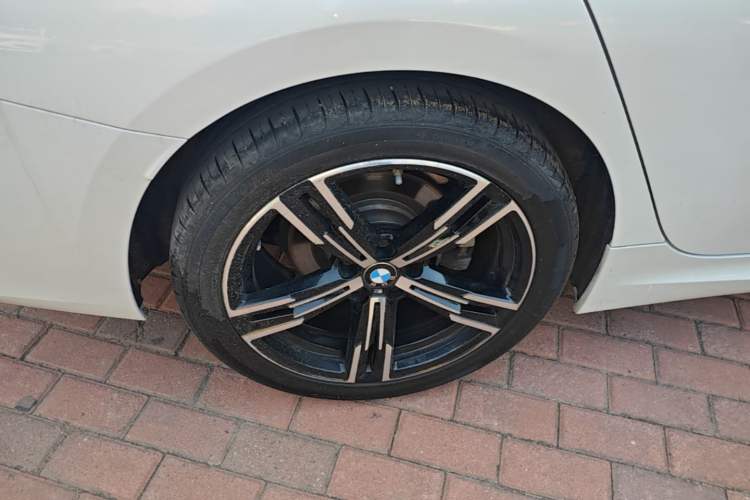 Used BMW 3 Series 2023 325i M Sport Package Right Rear Wheel Hub