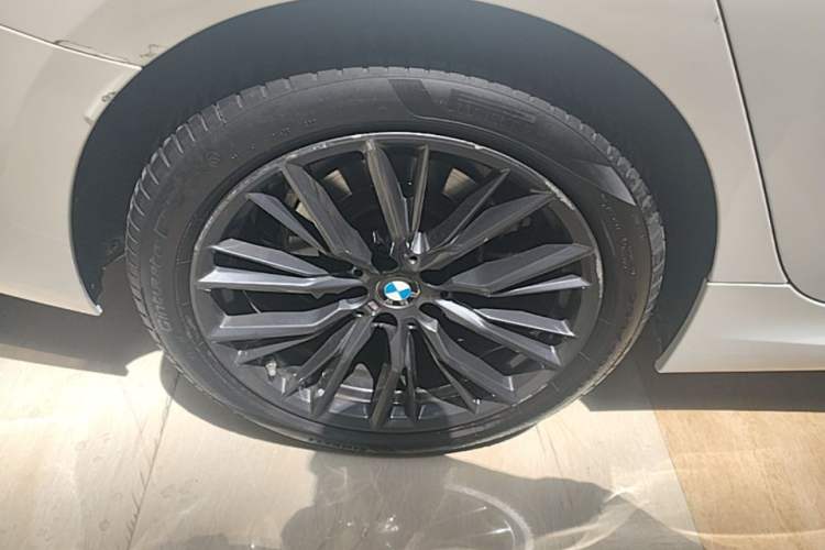 Used BMW 3 Series 2023 325Li M Sport Night Edition Package Right Rear Wheel Hub