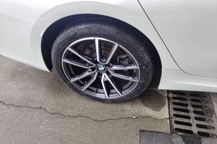 Used BMW 3 Series 2023 320Li M Sport Package Right Rear Wheel Hub