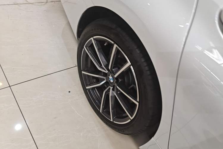Used BMW 3 Series 2023 325Li M Sport Package Right Rear Wheel Hub