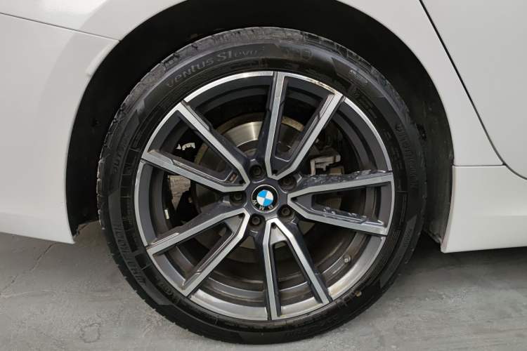 Used BMW 3 Series 2023 325Li M Sport Package Right Rear Wheel Hub