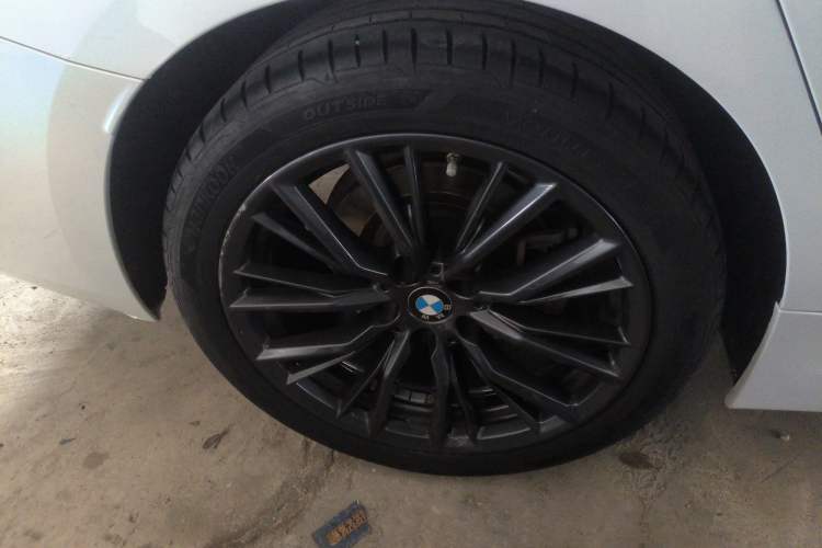 Used BMW 3 Series 2023 325Li M Sport Night Edition Package Right Rear Wheel Hub