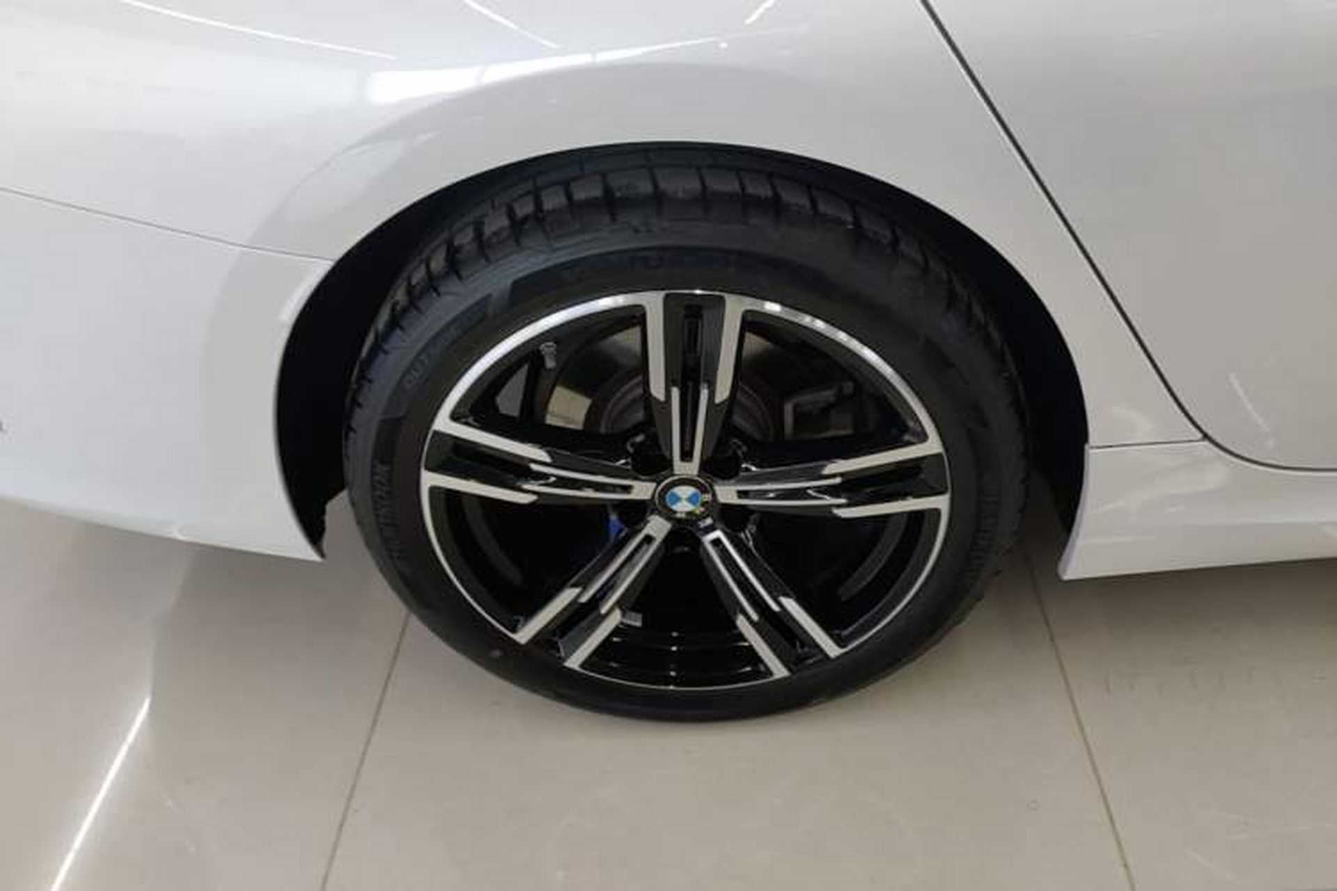 Used BMW 3 Series 2023 325i M Sport Package Right Rear Wheel Hub