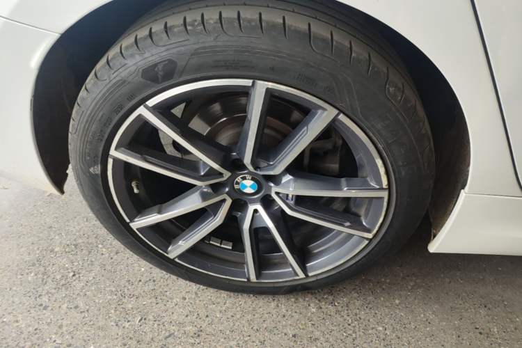 Used BMW 3 Series 2023 325Li M Sport Package Right Rear Wheel Hub