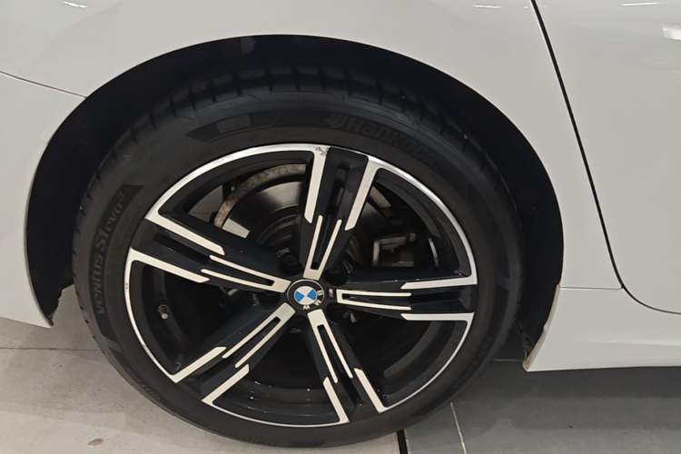 Used BMW 3 Series 2023 325i M Sport Package Right Rear Wheel Hub