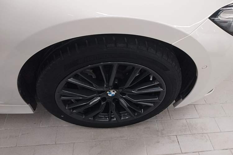 Used BMW 3 Series 2023 325Li M Sport Night Edition Package Right Rear Wheel Hub