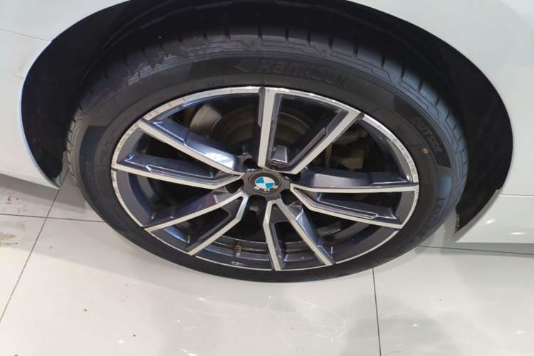 Used BMW 3 Series 2023 320Li M Sport Package Right Rear Wheel Hub