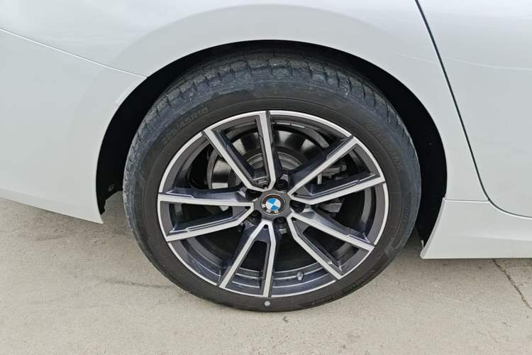 Used BMW 3 Series 2023 325Li M Sport Package Right Rear Wheel Hub