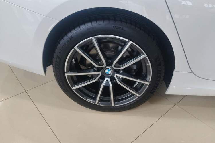 Used BMW 3 Series 2023 325Li M Sport Package Right Rear Wheel Hub