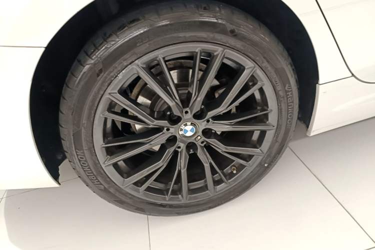 Used BMW 3 Series 2023 325i M Sport Night Edition Package Right Rear Wheel Hub