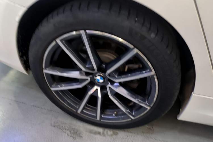 Used BMW 3 Series 2023 325Li M Sport Package Right Rear Wheel Hub
