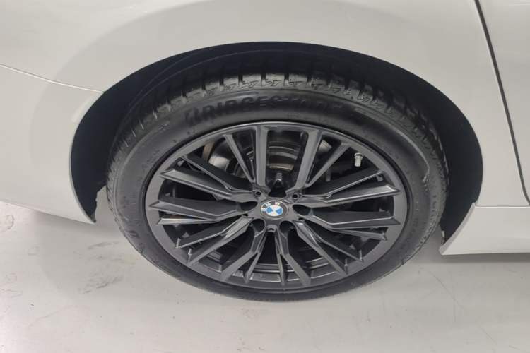 Used BMW 3 Series 2023 325Li M Sport Night Edition Package Right Rear Wheel Hub