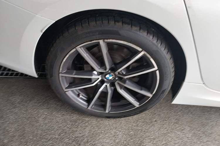 Used BMW 3 Series 2023 325Li M Sport Package Right Rear Wheel Hub