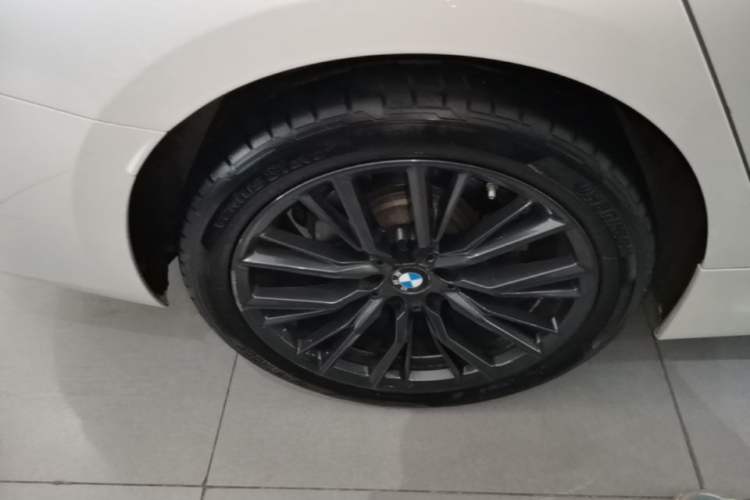 Used BMW 3 Series 2023 325Li M Sport Night Edition Package Right Rear Wheel Hub