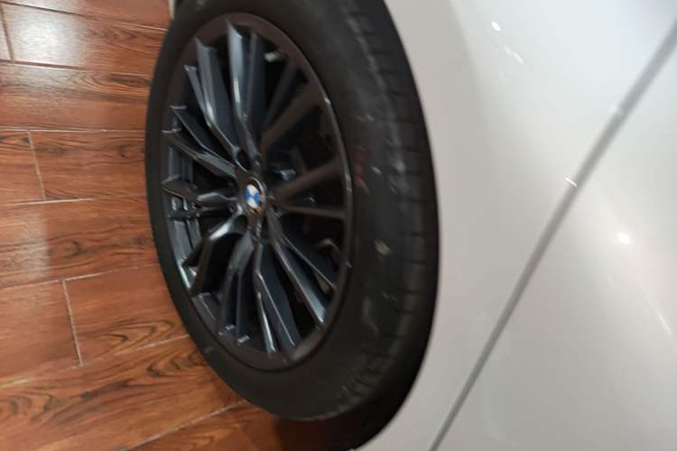Used BMW 3 Series 2023 325i M Sport Night Edition Package Right Rear Wheel Hub