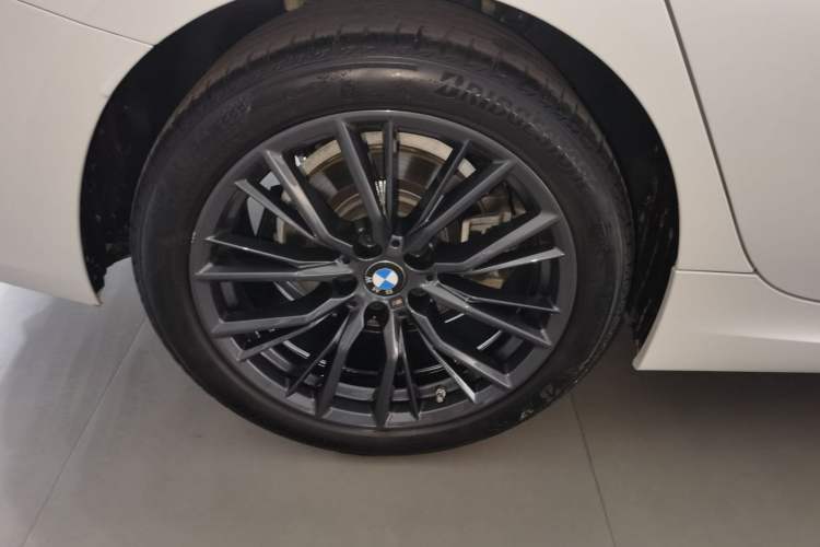 Used BMW 3 Series 2023 325Li M Sport Night Edition Package Right Rear Wheel Hub