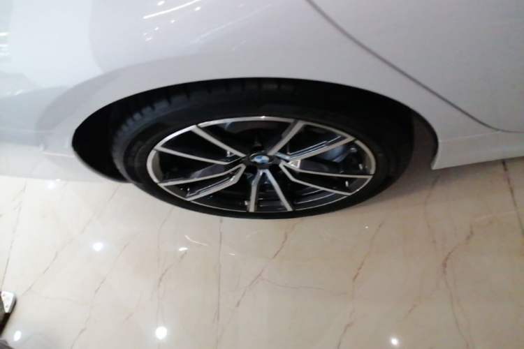 Used BMW 3 Series 2023 320Li M Sport Package Right Rear Wheel Hub