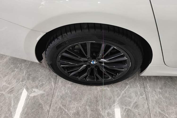 Used BMW 3 Series 2023 325Li M Sport Night Edition Package Right Rear Wheel Hub