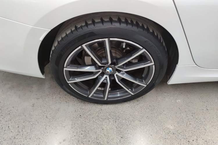 Used BMW 3 Series 2023 325Li M Sport Package Right Rear Wheel Hub
