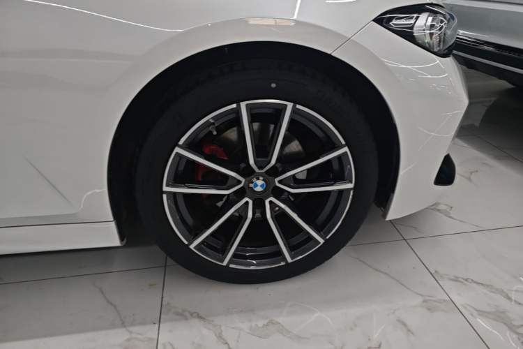 Used BMW 3 Series 2023 320Li M Sport Package Right Rear Wheel Hub