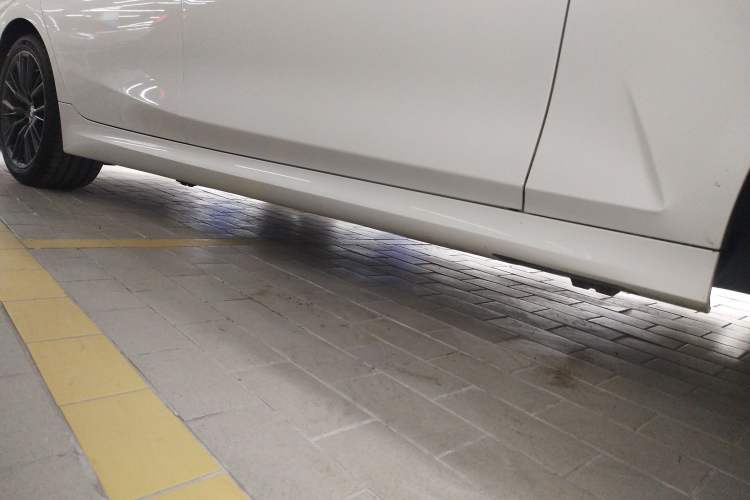 Used BMW 3 Series 2023 325Li M Sport Night Edition Package Right Side Sill
