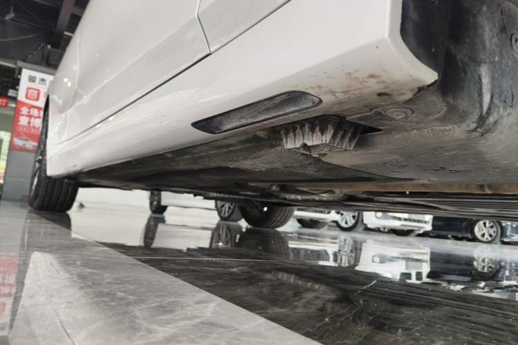Used BMW 3 Series 2023 325Li M Sport Package Right Side Sill