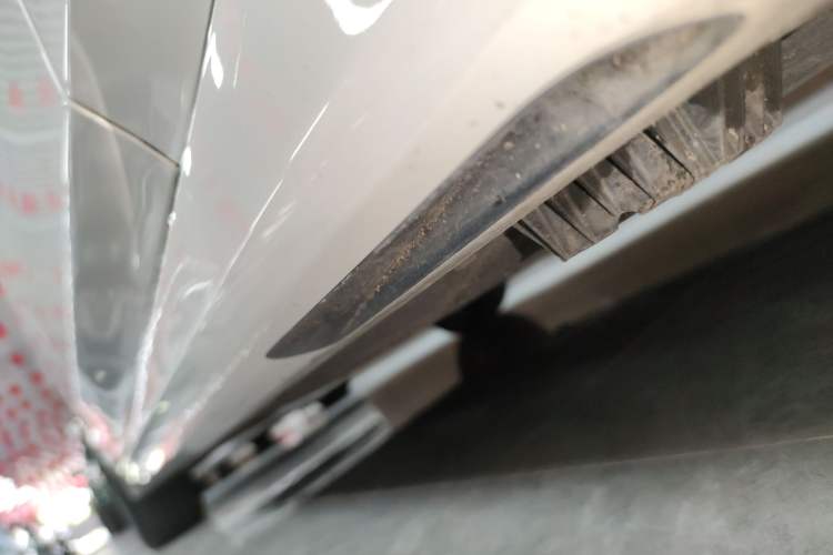 Used BMW 3 Series 2023 325Li M Sport Package Right Side Sill