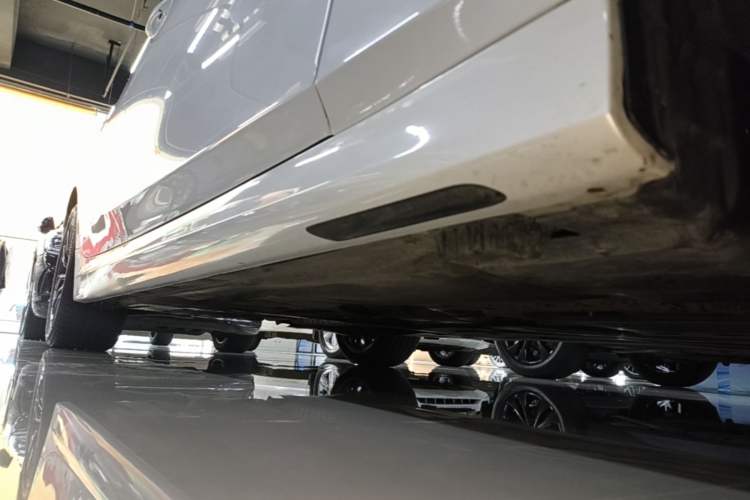 Used BMW 3 Series 2023 325Li M Sport Night Edition Package Right Side Sill