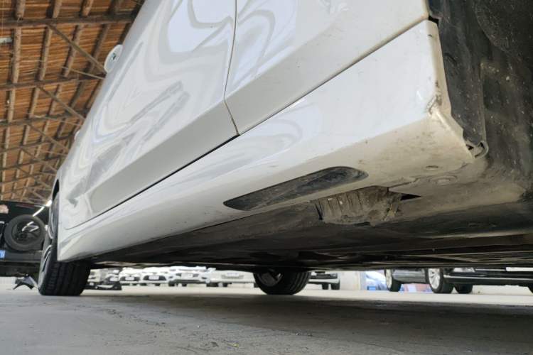 Used BMW 3 Series 2023 325Li M Sport Package Right Side Sill