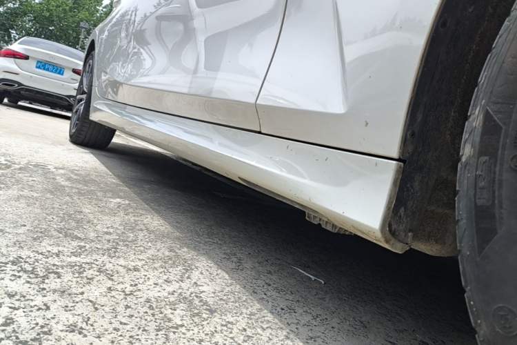 Used BMW 3 Series 2023 325Li M Sport Package Right Side Sill