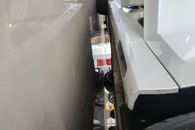 Used BMW 3 Series 2023 325i M Sport Package Right Side Sill