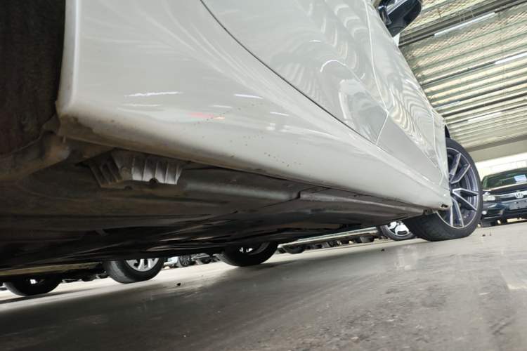 Used BMW 3 Series 2023 325Li M Sport Package Right Side Sill