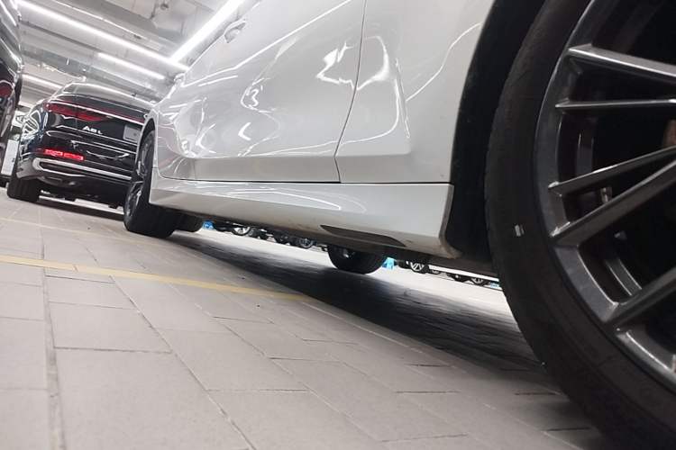 Used BMW 3 Series 2023 325Li M Sport Night Edition Package Right Side Sill