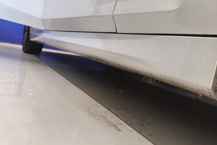 Used BMW 3 Series 2023 320Li M Sport Package Right Side Sill
