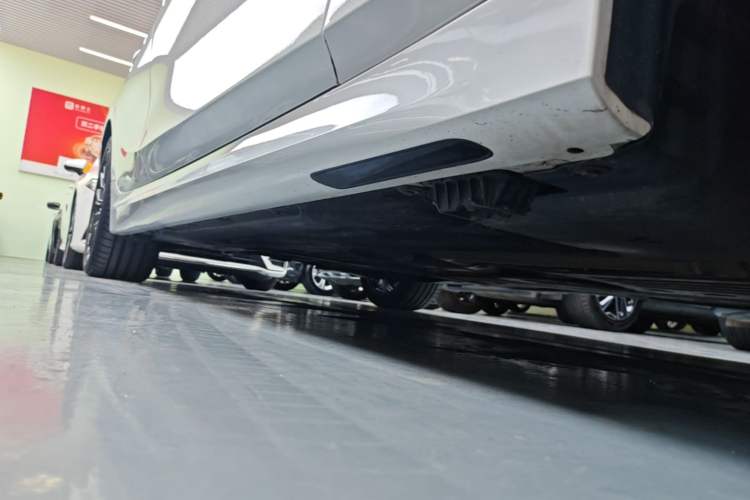 Used BMW 3 Series 2023 325i M Sport Night Edition Package Right Side Sill