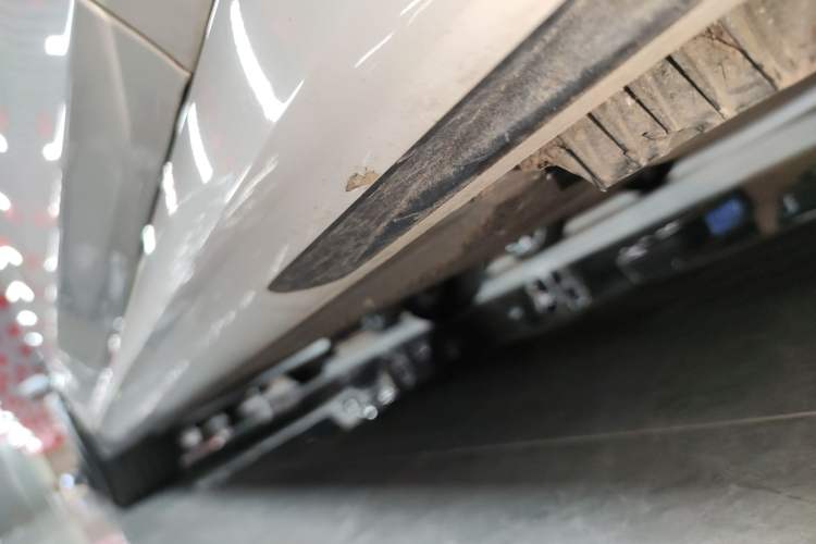 Used BMW 3 Series 2023 325Li M Sport Night Edition Package Right Side Sill
