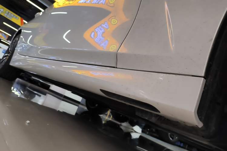Used BMW 3 Series 2023 325Li M Sport Package Right Side Sill