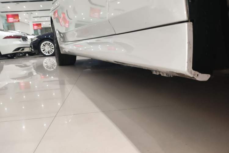 Used BMW 3 Series 2023 325i M Sport Night Edition Package Right Side Sill