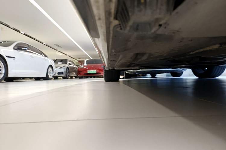 Used BMW 3 Series 2023 325i M Sport Night Edition Package Right Side Sill