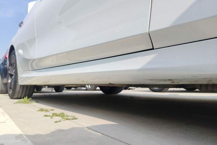Used BMW 3 Series 2023 325i M Sport Package Right Side Sill