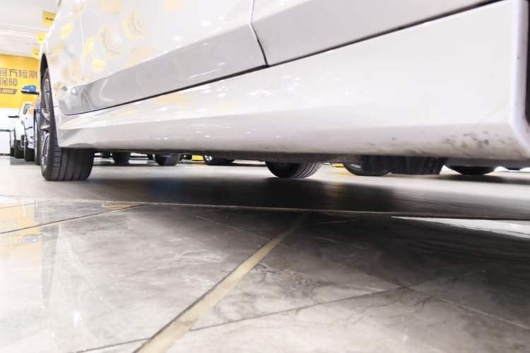 Used BMW 3 Series 2023 320Li M Sport Package Right Side Sill