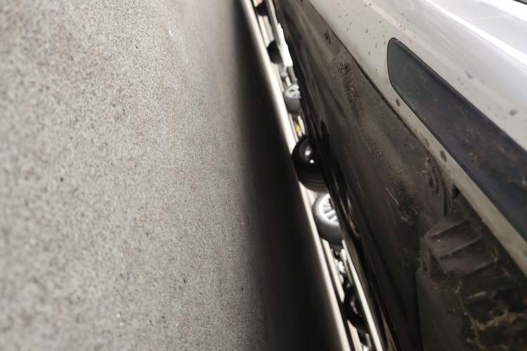 Used BMW 3 Series 2023 325i M Sport Night Edition Package Right Side Sill